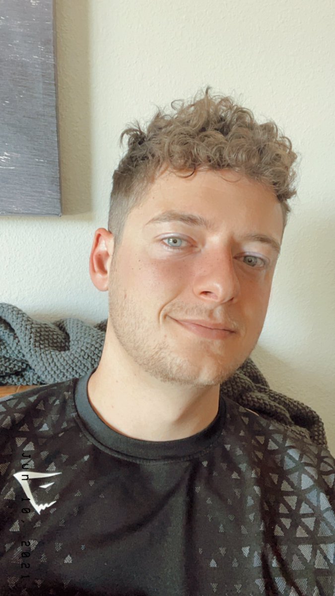 CarterKing_'s tweet photo. Hello ladies https://t.co/0Pu8qzKWYb