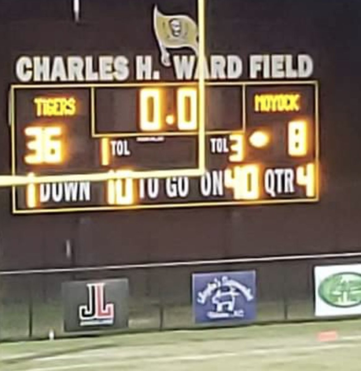 JBrothe43871624's tweet photo. PQMS does it again…Congrats fellas on your 3rd straight win! So very proud of my little man! #52 #heworking #TJwiththeTD #brothersboy https://t.co/WVnuBBf5hI