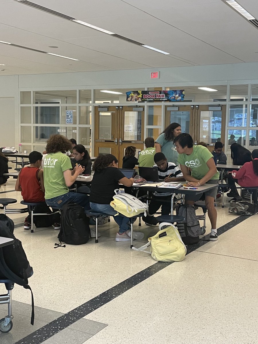 Mrs_CreazzoCSC's tweet photo. We are so excited to have ⁦@LehighCSO⁩ back ⁦@BASDBroughalMS⁩ for Lehigh afterschool Homework Club! We are up and running at full capacity! #BMSLAUNCH https://t.co/QcaZSN5p3k