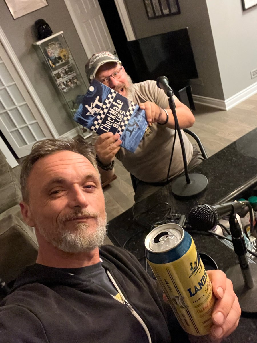 Super fun fun night sharing pints and making pod with the lovely and talented Mr. Keith Grachow! Make sure to check out his new book Checkmate Blues! Pod drops Monday! #comics #podcast