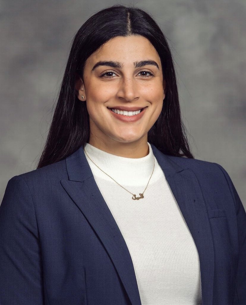 AseelHaidar1's tweet photo. Hi #MedTwitter! My name is Aseel🦭I’m an M4 at the University of Michigan &amp; I’m so excited to apply into #familymedicine this #Match2023. I’m passionate about obesity medicine &amp; reproductive health. In the spirit of the specialty, enjoy this 2nd grade ➡️ 20th grade glow up 👶🏼👩🏻‍⚕️ https://t.co/7xM7ObykEJ