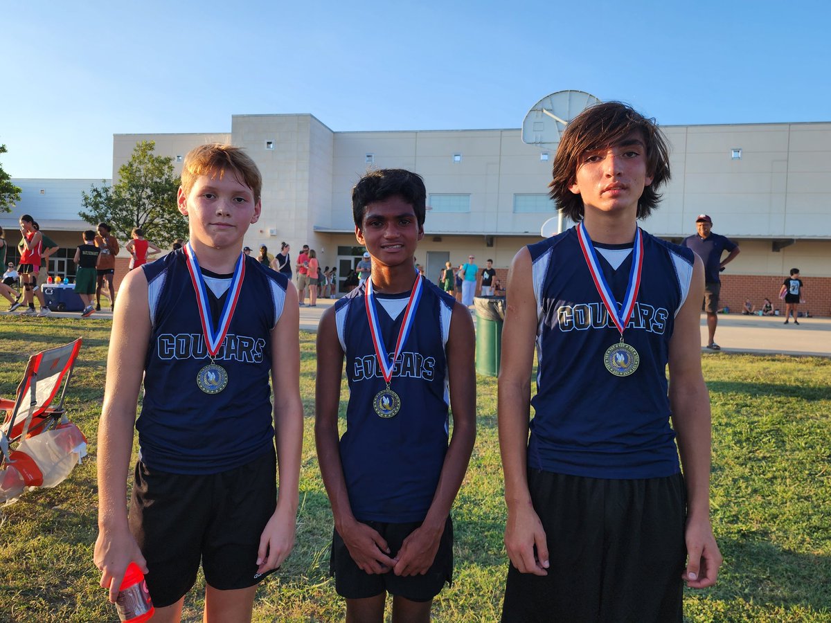 RBMSCOUGARS's tweet photo. Great job to the RBMS Cougars and Lady Cougars at the Stiles XC meet today @rbmstweet @MsDouglas_RBMS @LeanderXC @coachg2lou @LISD_AD https://t.co/WfXmBfQl5k
