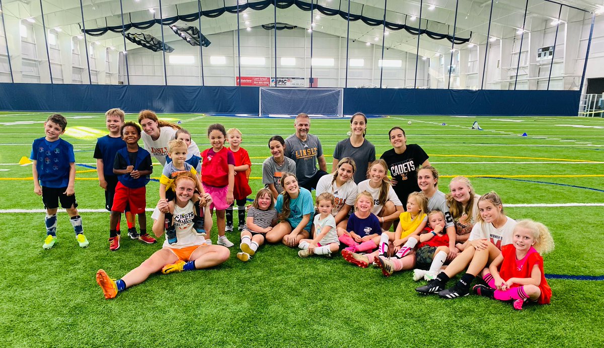 It’s always a great day, when we get to share our love of soccer with others! We had a great time helping out at the Highlands Youth Soccer a clinic tonight.