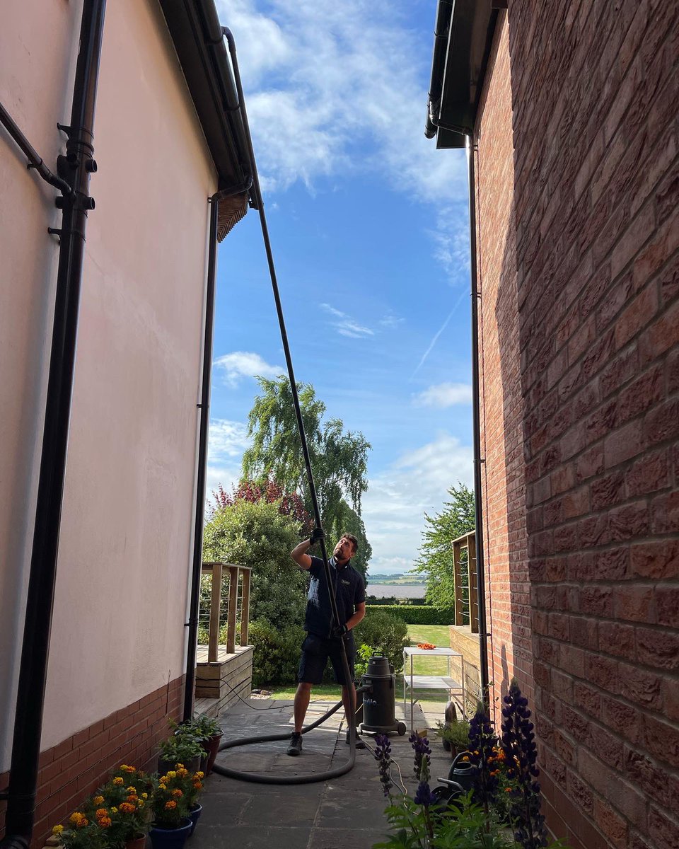 humberclean's tweet photo. Gutters cleared and downpipes unblocked 🍂 https://t.co/Q1GDUIF8UC