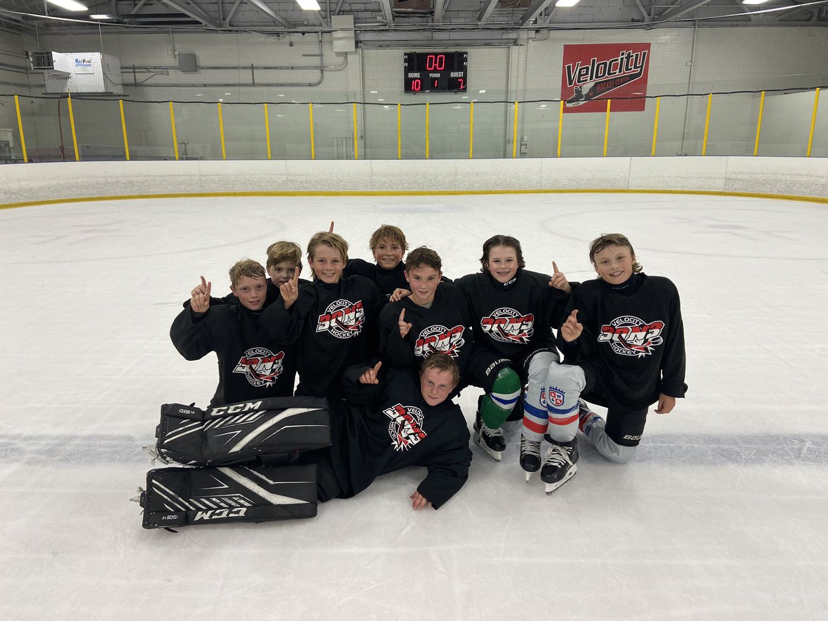 VelocityHockey's tweet photo. CONGRATS to the recently crowned 2nd Half #CHAMPS of our 3 on 3 Leagues at VHC EP! SAAAW Wild Aces [teal], SAAAE MN Wild [black] and 10U Thunderbirds [white] all secured their coveted t-shirts!! #3on3 #velocity #squirts #squirthockey https://t.co/6AOfs5lnkg