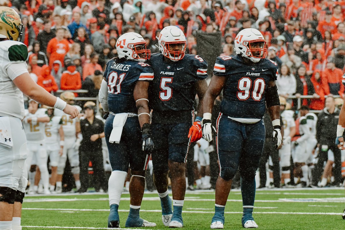 KendyCharles4's tweet photo. Give us an inch we will defend it...
@DennisOsagiede7 @DreButler23
#dirtyworks #fastphysicaltogether https://t.co/t4KnEOMXem