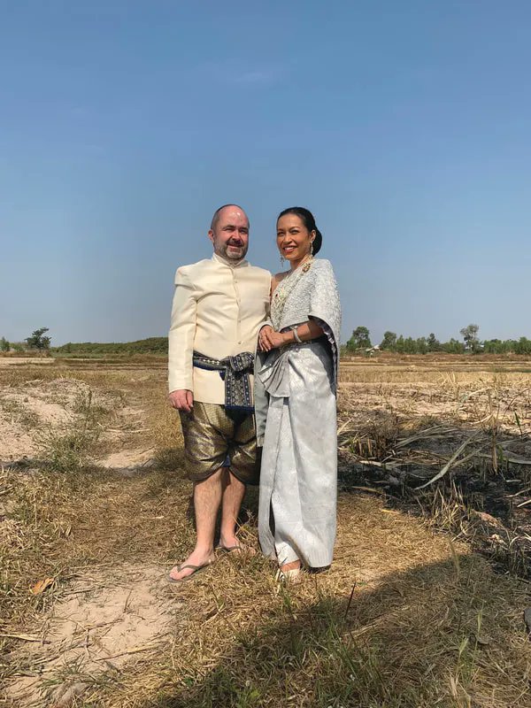 TheBigChilliMag's tweet photo. THE SCOTSMAN  WHO LEFT BANGKOK FOR A NEW LIFE IN ‘THE ONE TREE FARM’ IN DISTANT ESAN
“Even a couple of years ago I’d never have imagined we’d build a house in a field, but that’s what we did”
Read More: https://t.co/rEYKUcVUhz
#bangkok #thailand #Phuket #Hotel #Thebigchilli #Thai https://t.co/1veFOLiYtU