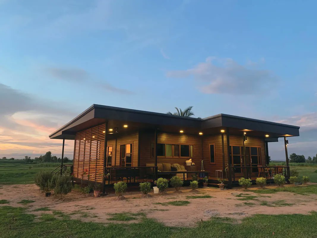 TheBigChilliMag's tweet photo. THE SCOTSMAN  WHO LEFT BANGKOK FOR A NEW LIFE IN ‘THE ONE TREE FARM’ IN DISTANT ESAN
“Even a couple of years ago I’d never have imagined we’d build a house in a field, but that’s what we did”
Read More: https://t.co/rEYKUcVUhz
#bangkok #thailand #Phuket #Hotel #Thebigchilli #Thai https://t.co/1veFOLiYtU