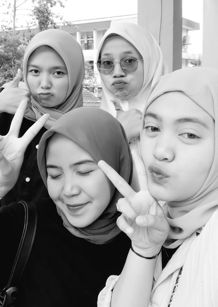 isolap_'s tweet photo. yang kupikir buruk ternyata orang ini paling baik,bak seperti bu peri🧚💖 https://t.co/Y4zScDcLSM