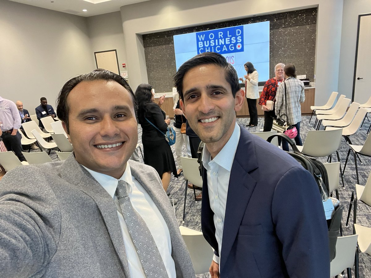 SElsaidi's tweet image. From Illinois Ignite VIP dinner discussing the ongoing research innovation at our company SE-MAT Smartly Engineered Materials LLC 
 #investintechnology #investing #innovation #research #chicago #enterpreneur 
With Deputy Mayor @chicagosamir