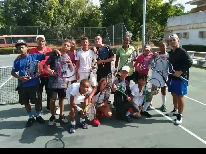 AlexanderBongo8's tweet photo. Sigue en marcha la Copa FEEM a nivel de municipio desde Villa Clara.
#CopaFEEM #FEEMDeCu
ba https://t.co/iR8s7TkRU8