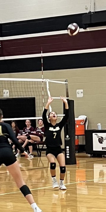 Proud of the hard work and TEAMWORK that these ladies put in tonight! They did a great job on their win over Reading JH to advance to 3-0!@BJHAthletics <a href="/BJHGirlsAth/">BJHGirlsAthletics</a> <a href="/briscoe_eagles/">Briscoe Junior High</a> #WeRiseAsONE 🏐🦅💛🖤