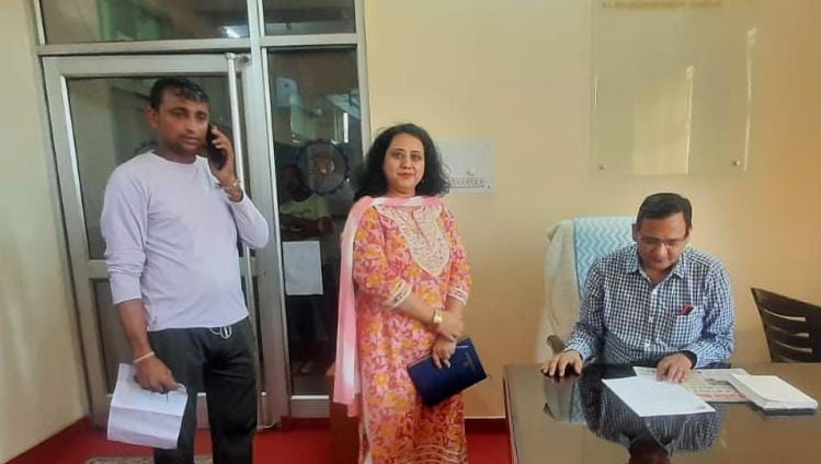 RisingKashmir's tweet photo. @socialepfo, functions in flexi hours to offload the work related to #claims by #capitalising on #system speed

 https://t.co/5xg9f6QXXu https://t.co/FUSeOAeywl