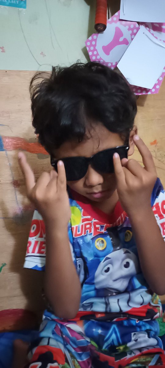 Gaya si metal.....baju tetep Tomas
#arrayaabdinusa