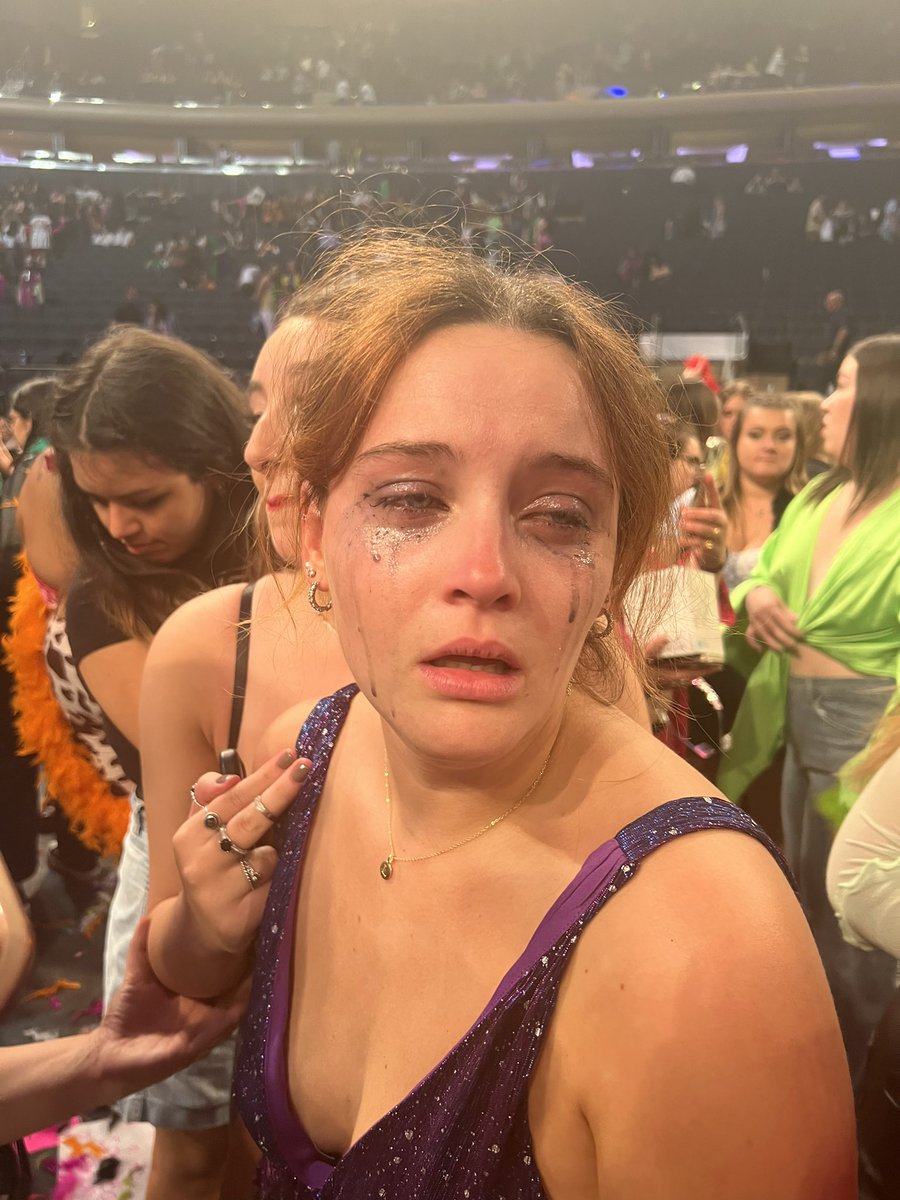 alrightchante's tweet photo. I don’t think logan is ok https://t.co/VADpfZGkif