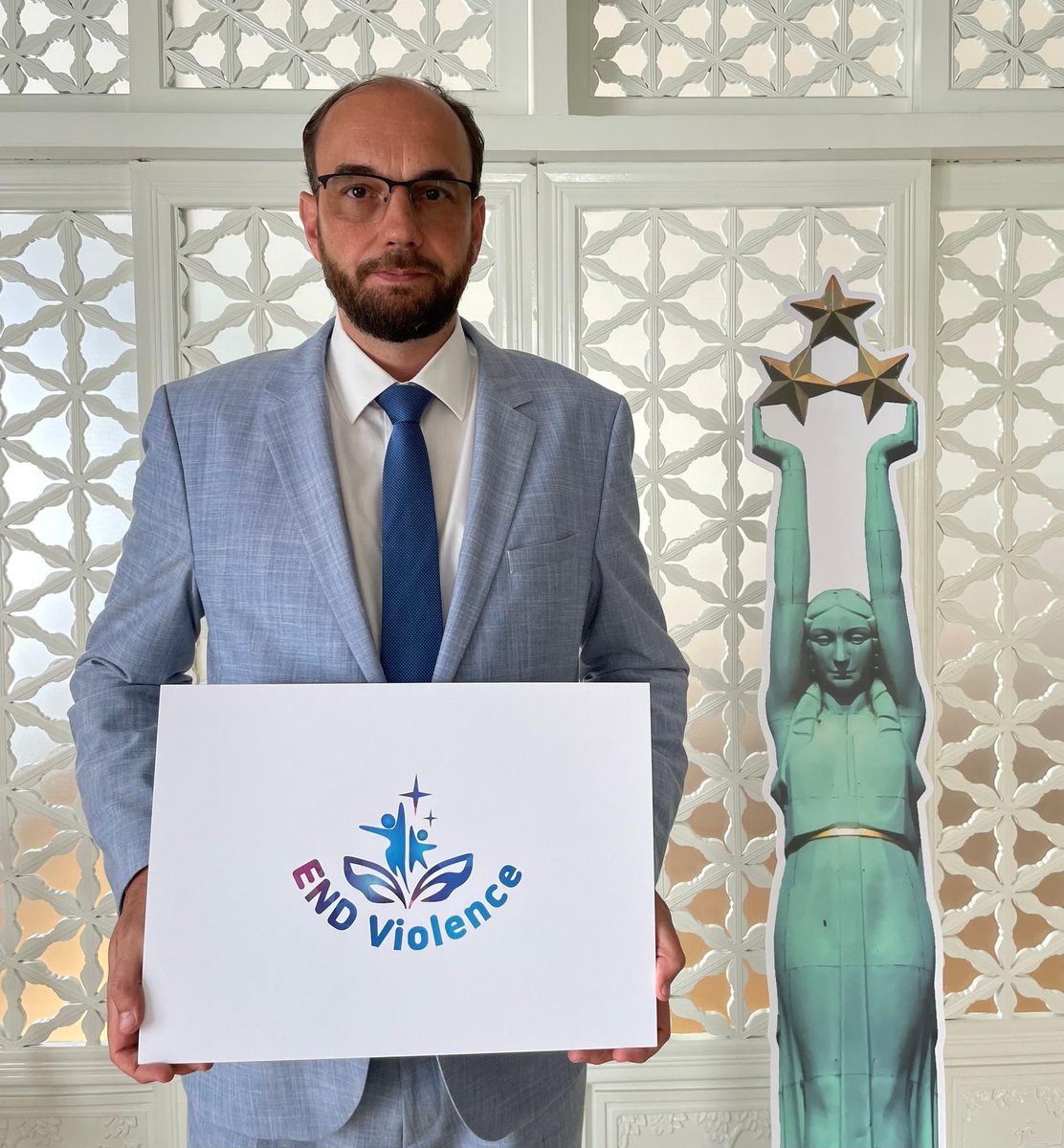 ArisVigants's tweet photo. Nominated by ๐บ๐ฆ Ambassador @DP_UA1972, Iโm joining #ENDviolence @unicefkorea, @MOFAkr_eng initiative& inviting ๐ง๐ฌcolleague Petko Draganov to join #campaign.
ANY violence has NO place in the world, especially against children!
#StandWithUkraine
#KOREAZ,#UNICEF,#์ ๋์ธํํ๊ตญ์์ํ https://t.co/a5S7DQhZD9