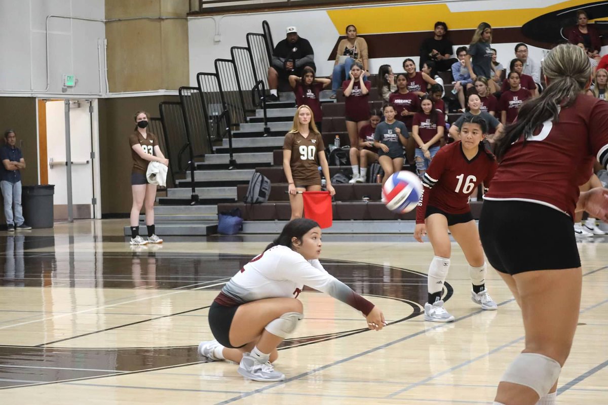 NatalyaVball's tweet photo. Pics from yesterdays win against West Torrance. #gotartars @tommytartar @VBallrecruiter @CoachSamWol23 https://t.co/EGaJQ3JQNj