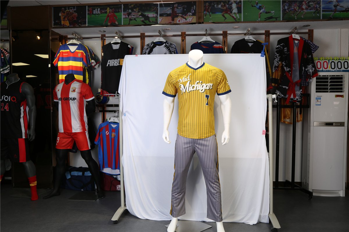 Lmz2015's tweet photo. #baseball #baseballlife #baseballlife #baseballgame #softball #softballlife #softballseason #fastpitch #fastpitchsoftball  Contact us today for your next  custom jerseys or other apparels at:sales-i@healong.com. https://t.co/vRjpvmD03d
