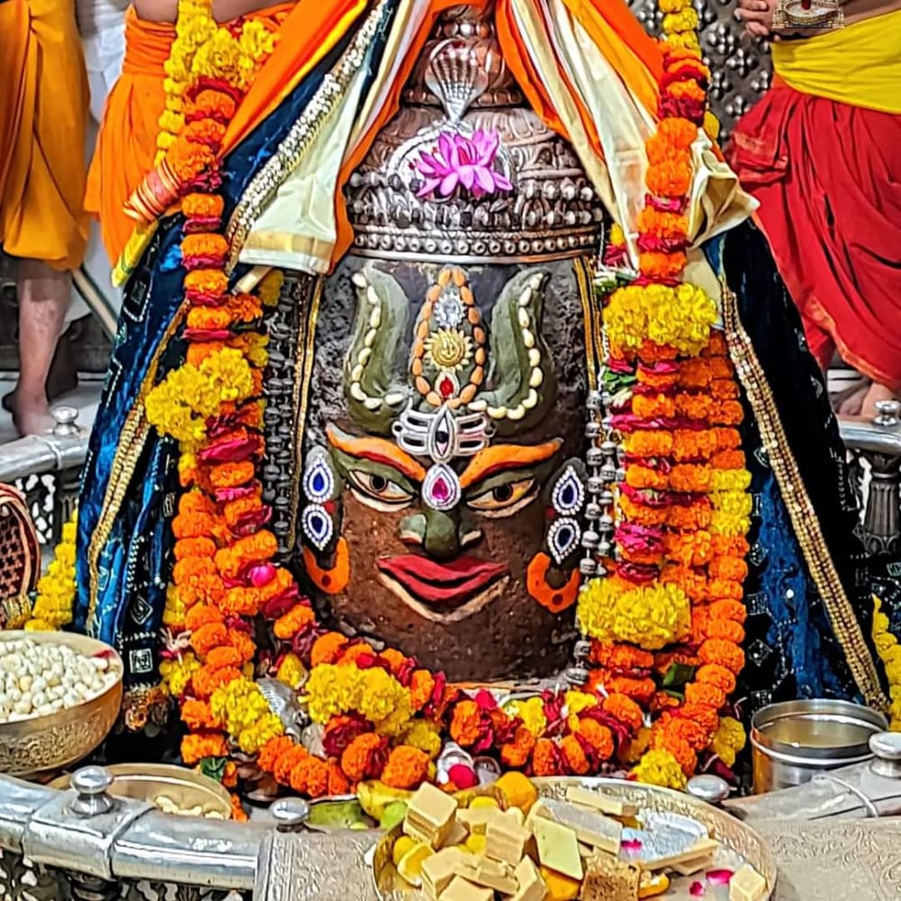 rahulsharmakpp's tweet image. 🙏🌹🐉🔱 *जय श्री महाकाल* 🔱🐉🌹🙏
*श्री महाकालेश्वर ज्योतिर्लिंगजी उज्जैन म.प्र. से आज का भस्म आरती श्रृंगार दर्शन* 
                *गुरुवार 22 सितम्बर 2022*