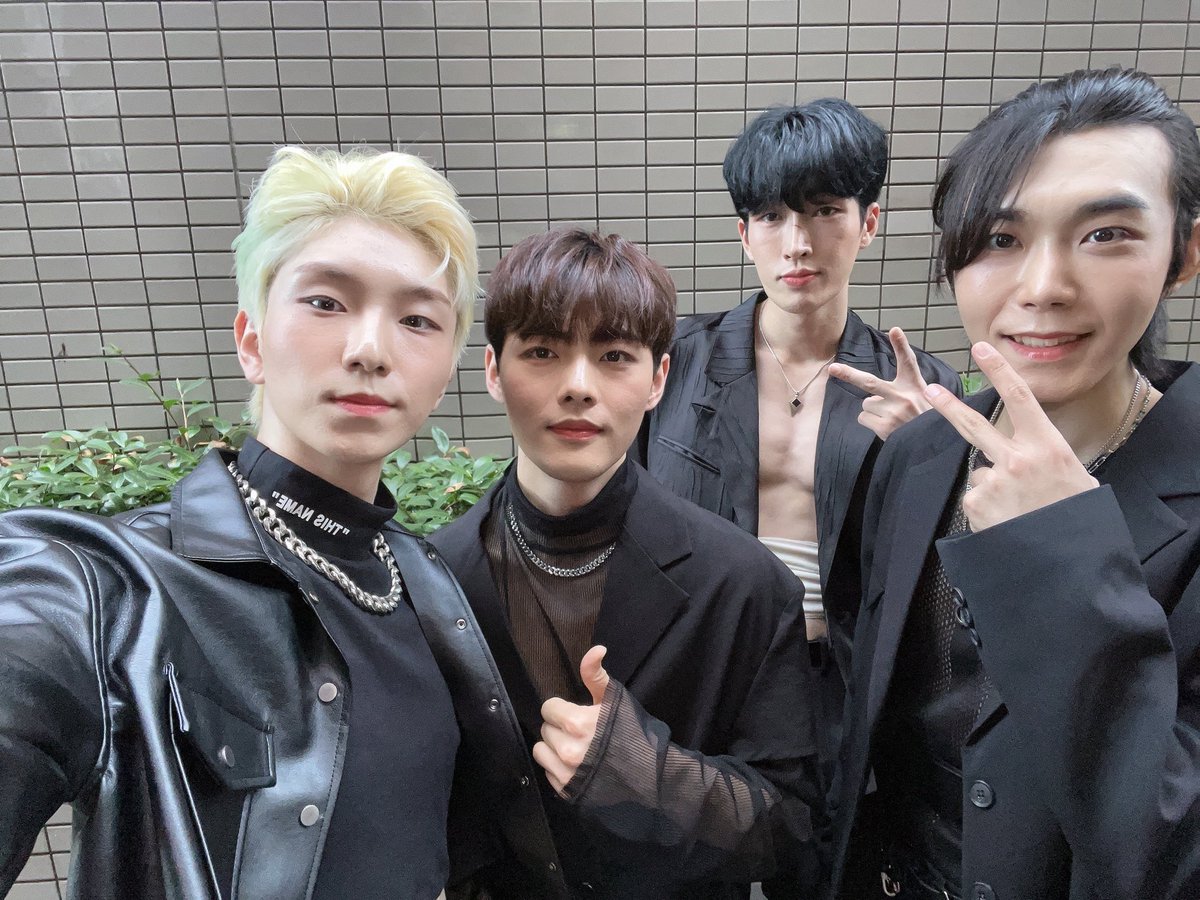 TopCloudEntjp's tweet photo. こんにちはTOPCLOUDENTです 
2022年9月22日(木)12:00~
本日よりチケット販売が行われました。 皆さんの多くの関心と愛をお願いします。 
ありがとうございます。
チケットサイト=
https://t.co/FRAPBAeBjp https://t.co/ga0tKaN3UR