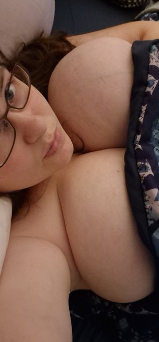 Want to see me on snapchat, add me: bustyjennica https://t.co/BtrTZOIRyV<a href="/tag/lazysunday"class="tags"><span>#lazysunday</span></a><a href="/tag/sexysunday"class="tags"><span>#sexysunday</span></a><a href="/tag/selfiesunday"class="tags"><span>#selfiesunday</span></a>