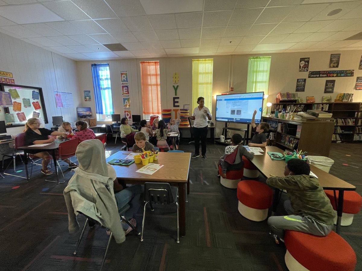 jenmharrison's tweet photo. The kiddos have so enjoyed their visit from Mrs. Morell at Georgia Power! Integrating science and literacy has been awesome!!! #mediacenterfun #literacyinscience #gapower #discovery @GriffinSpalding #partnershipsareimportant #teachingoutsidethebox @JacksonRoadElem https://t.co/MrBQrQ3Wsv