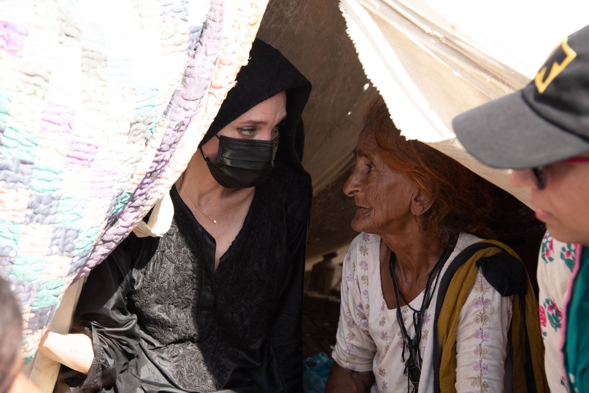 JatIkhwan's tweet photo. A true queen. Angelina Jolie arrived in Pakistan yesterday as the Special Envoy for UNHCR to visit flood victims. There's only one impact when such a figure as huge as Angelina comes to these places- awareness. She's been to Iraq, Afghanistan, Syria, Myanmar etc. https://t.co/11UdjYqKjo