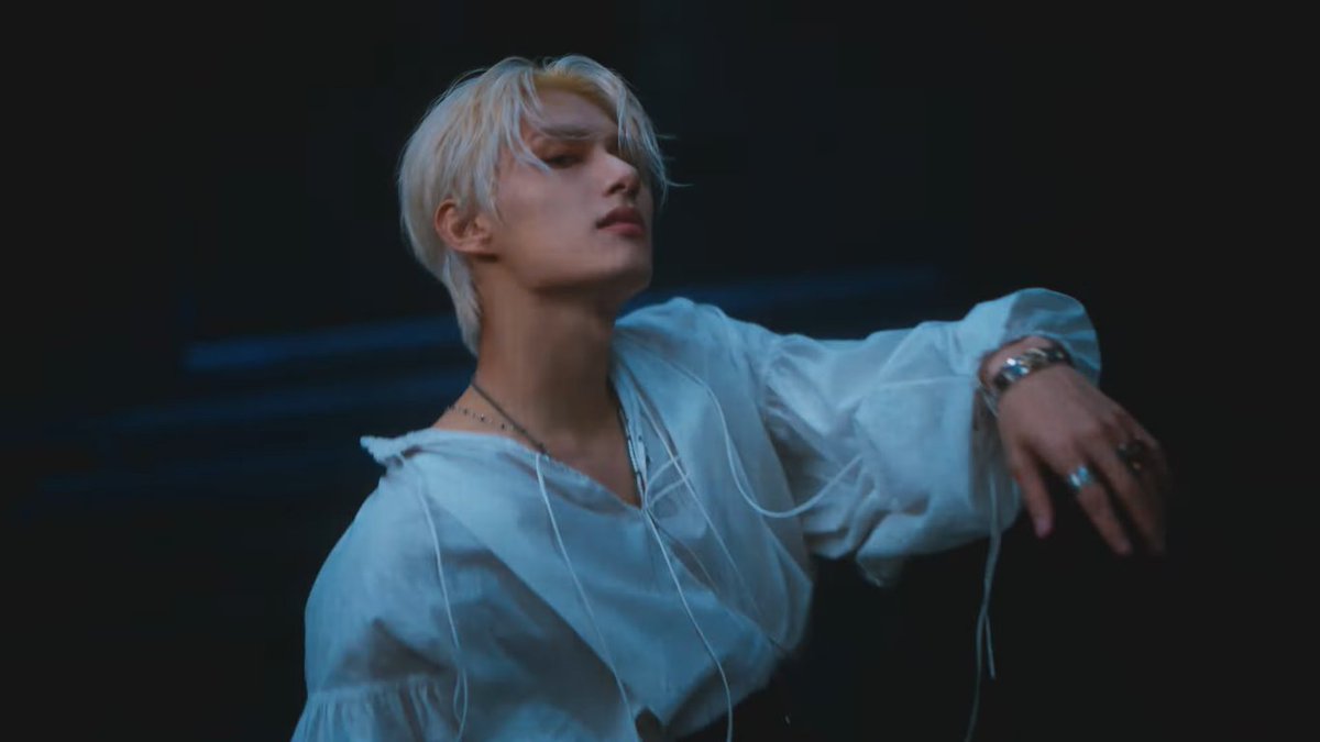 Kaishiro_'s tweet photo. Moon Junhui's visual screams perfection😭 https://t.co/b3sndZxCgT