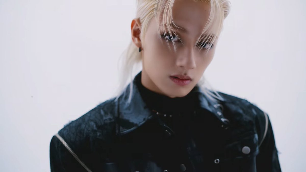 Kaishiro_'s tweet photo. Moon Junhui's visual screams perfection😭 https://t.co/b3sndZxCgT