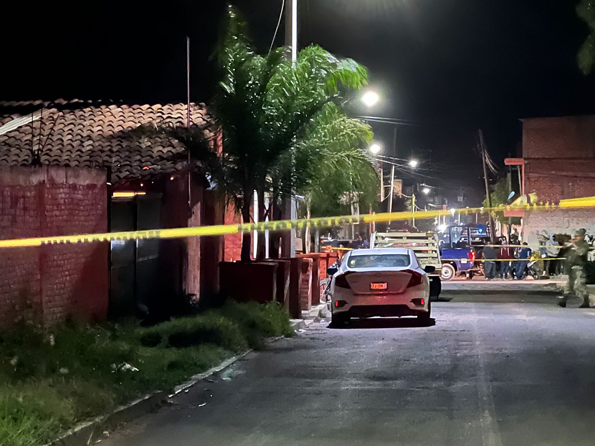 #DeÚltimoMomento Diez personas fueron asesinadas a balazos, en el interior de un Bar-Billar  denominado "Las Jarras" en el municipio de Tarimoro Guanajuato