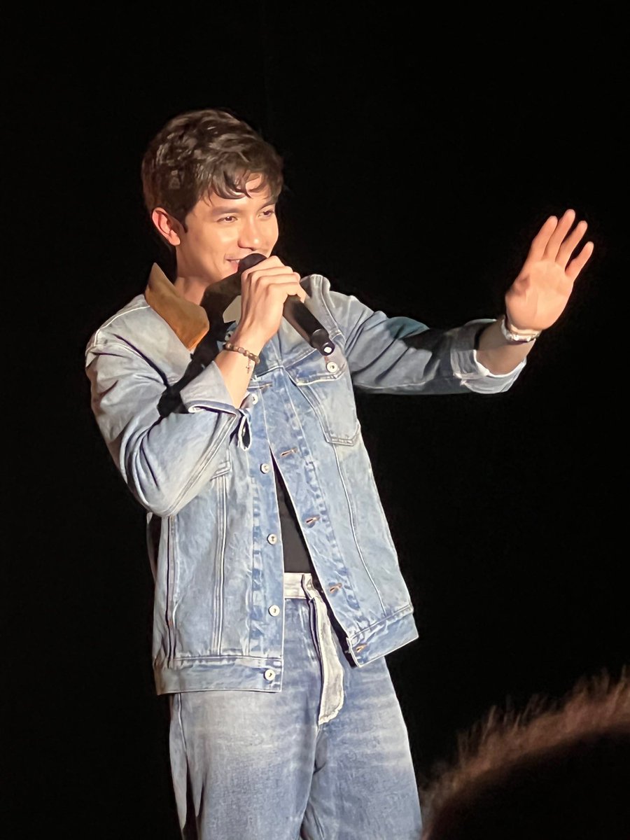 mae_072's tweet photo. Naalala ko, before I saw Alden LIVE here, almost 2 weeks ago (can’t believe his concert was almost 2 weeks ago na😲), I “saw” him virtually when he appeared sa Piyesta Pinoy here, last June 2020! I was thrilled then, little did I know na 2 years later, I would see him for real! https://t.co/7Ruei7so76