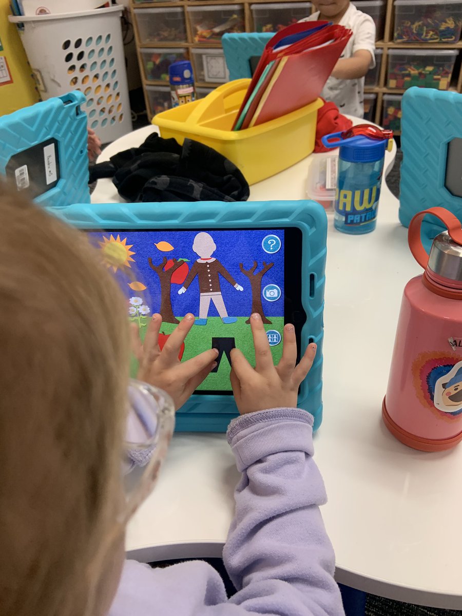 ❤️working with these Kinders showing off their creativity using Feltboard <a href="/Boals_Frisco/">Boals Elementary</a>  Mrs. Morrison earned a property on our Coachopoly board.