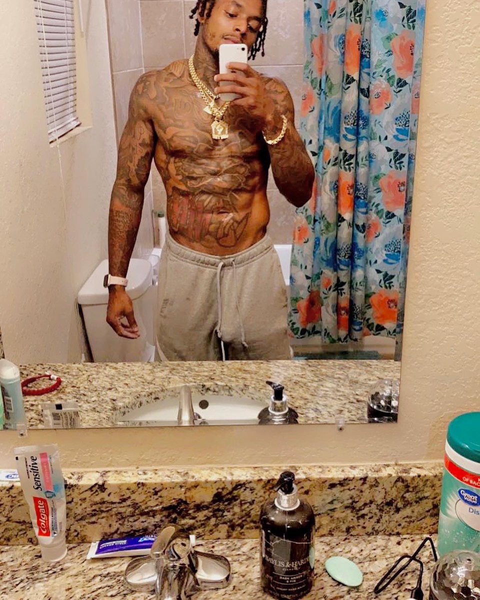 EWoods_5's tweet photo. OnlyFans// @babypunchtrippin Subscribe To That🐐 https://t.co/wZHSYBsDou