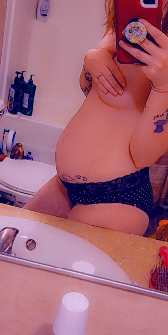 Baby belly is coming in nicely🥰 would you worship my belly?❤ https://t.co/D0m5z23qB9<a href="/tag/newprofilepic"class="tags"><span>#newprofilepic</span></a>