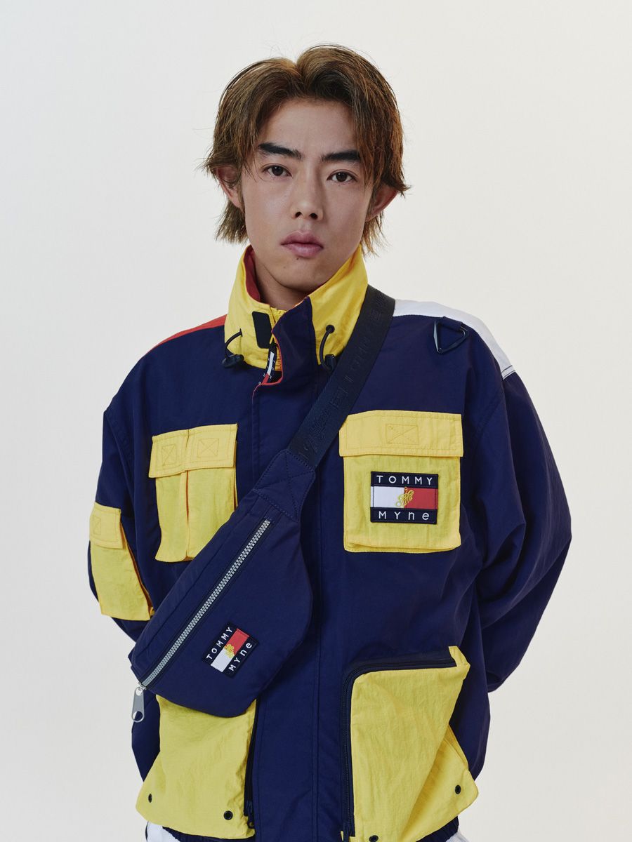 wwd_jp's tweet photo. 【本日発売】「トミー ジーンズ」×「マイン」の初コラボ　ビジュアルには磯村勇斗や吉村界人らが登場
https://t.co/YEdIaVIDto https://t.co/ijaoXvQeWI