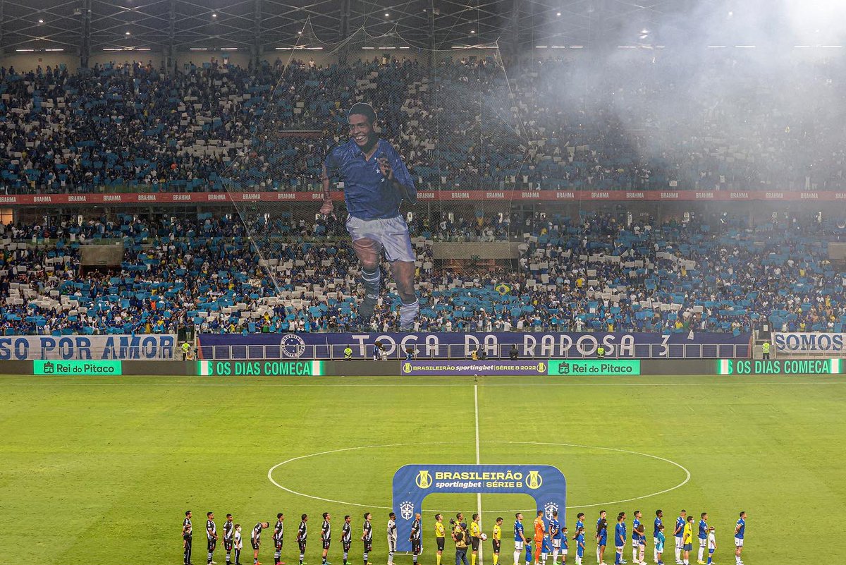 Ronaldo's tweet image. VOLTAMOS!!! Que noite inesquecível. Vocês merecem, Nação Azul! 💙🦊