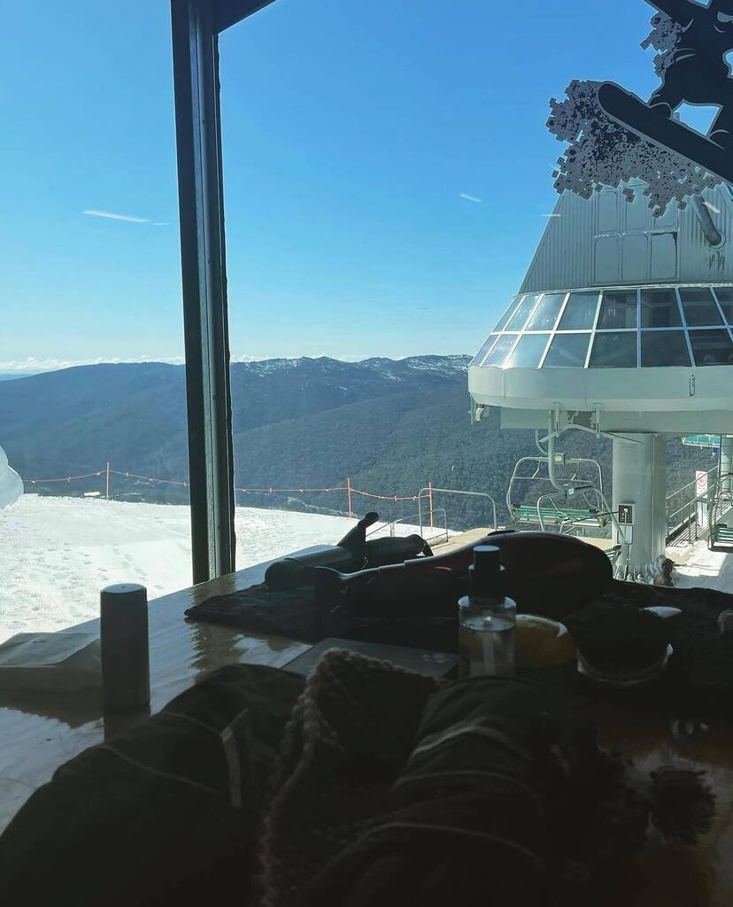 oneninetynine tweet media