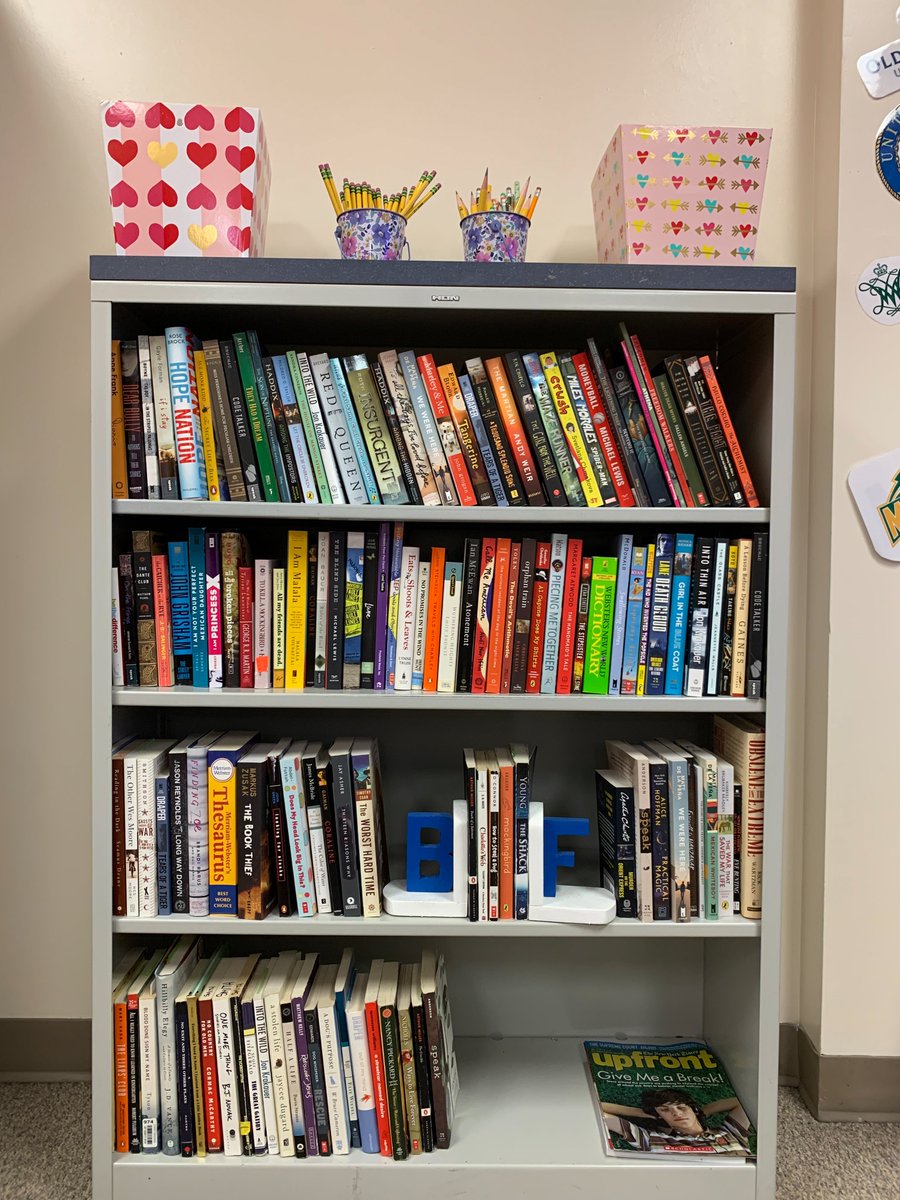 fcpssecliteracy's tweet photo. #FCPSSecLiteracy Classroom Library Winners are setting up their hefty book hauls with creativity! There is nothing better than books; unless, it's FREE books! @FairfaxHS @fcpshsela  
😍📚 #ownliteracy https://t.co/DBi4mB1VGY