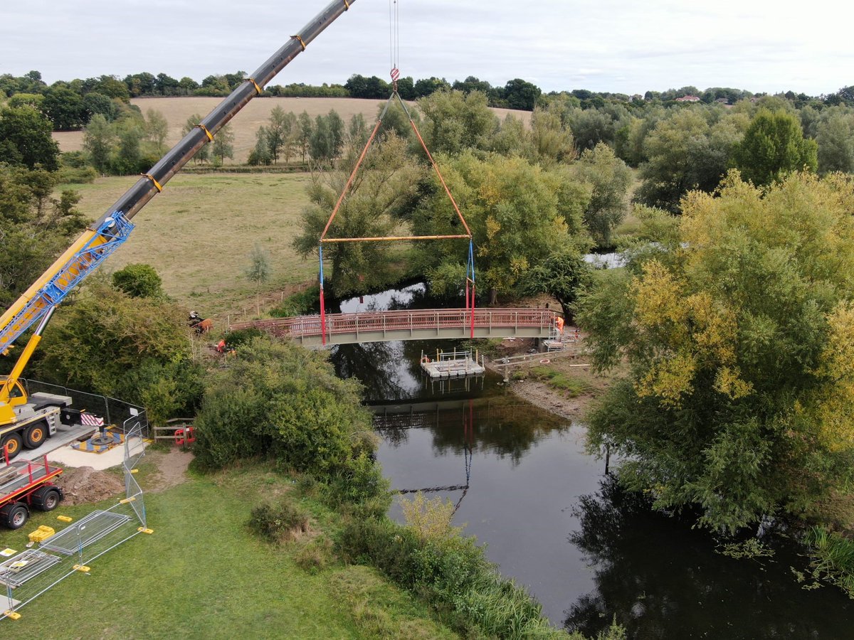 Suff_highways's tweet photo. Massive thank you to all the teams involved, we look forward to seeing the bridge used by the local community and visitors for years to come. #Suffolk #Dedham #BridgeReplacement https://t.co/hsj9xGPAYC