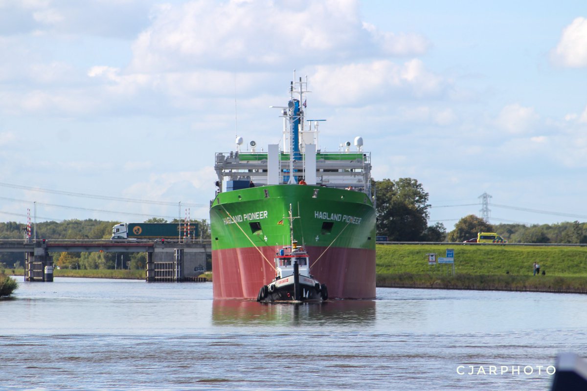 CjarlOtte's tweet photo. Hagland pioneer.
#haglandpioneer #gruno3 #seatrial #cargo #tug #Royalbodewes https://t.co/NMpFEd5uTT