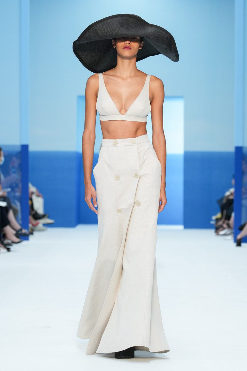 jacquemusx's tweet photo. Max Mara SS23 https://t.co/Q1svhkrqB0