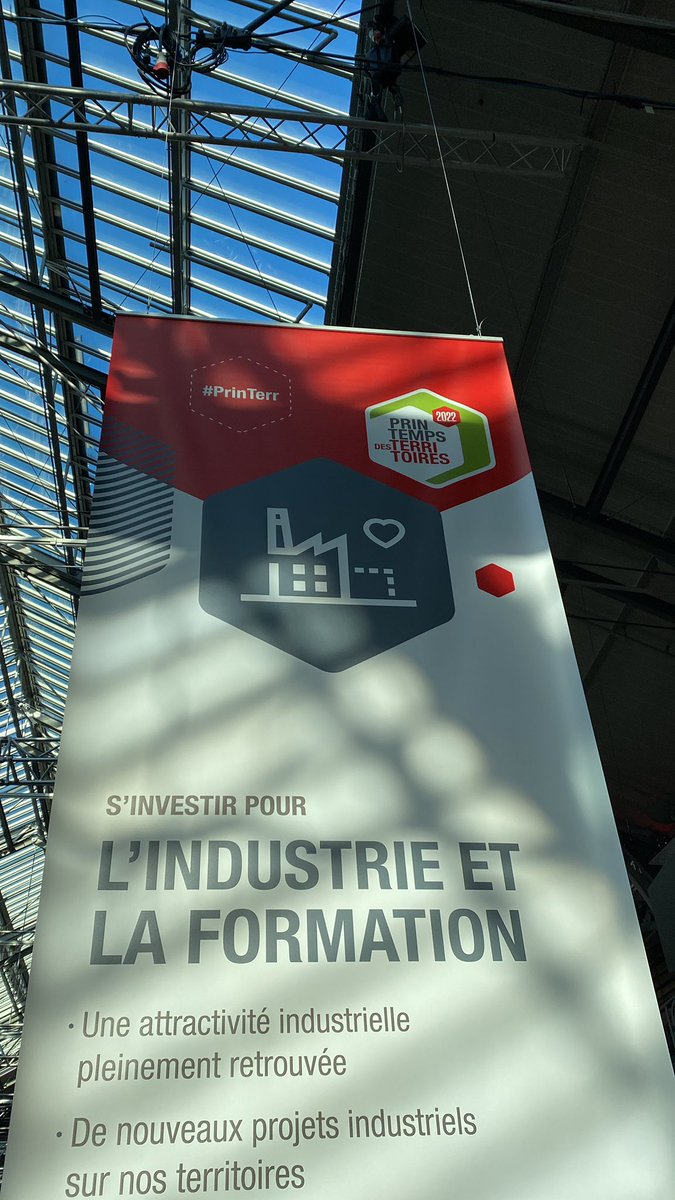 RoxanePauty's tweet photo. #PrinTerr en direct de l’atelier « la formation comme levier de reindustrialisation » sur le stand #industrie et #formation pour parler #apprentissage et @ecoleproduction
#fnadir
@ChrisGenter @franckleroy20 https://t.co/360dzwEiBp