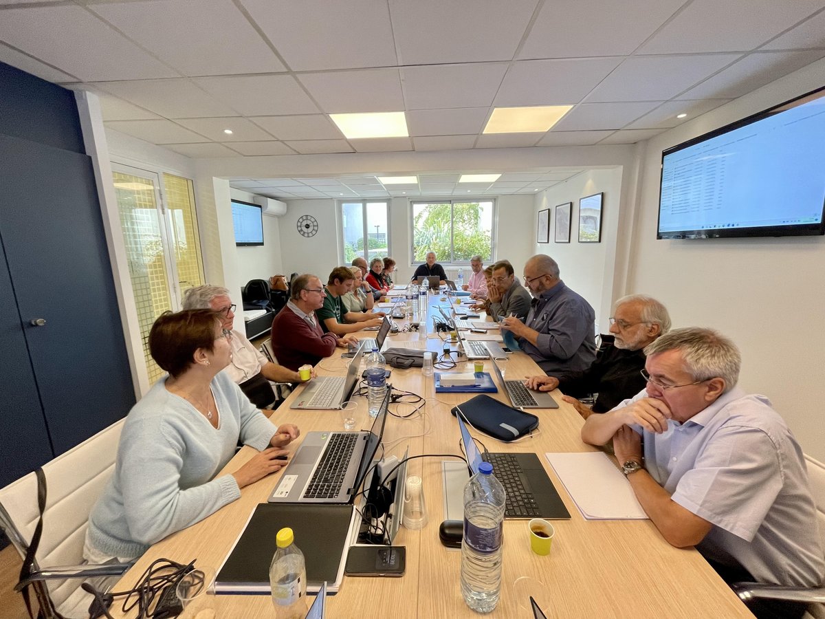 Ce matin, réunion du Conseil National de l'Ordre des #vétérinaires , au grand complet dans nos locaux parisiens ! 👩‍⚕️👨‍⚕️