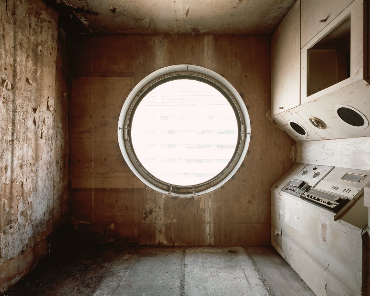 mixdevil66's tweet photo. Photos by #NoritakaMinami Document the Famed #Nakagin #CapsuleTower Prior to #Demolition @MASContext  https://t.co/iQJcyNYzdv #Japan #architecture #photography https://t.co/YElNQFsS4p