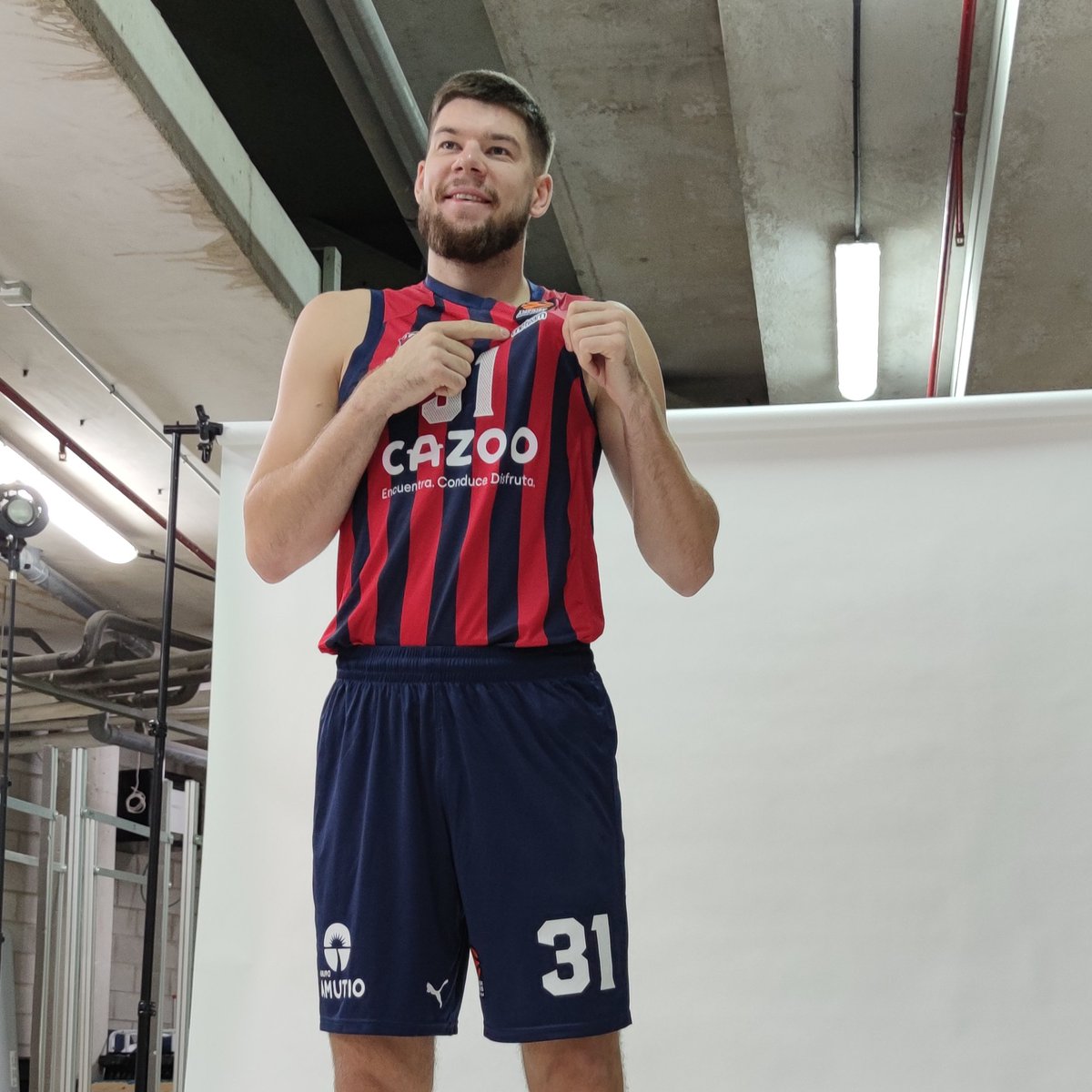 EuroLeague's tweet photo. Live from the @Baskonia Media Day🔥 https://t.co/kEfZRg9x6e