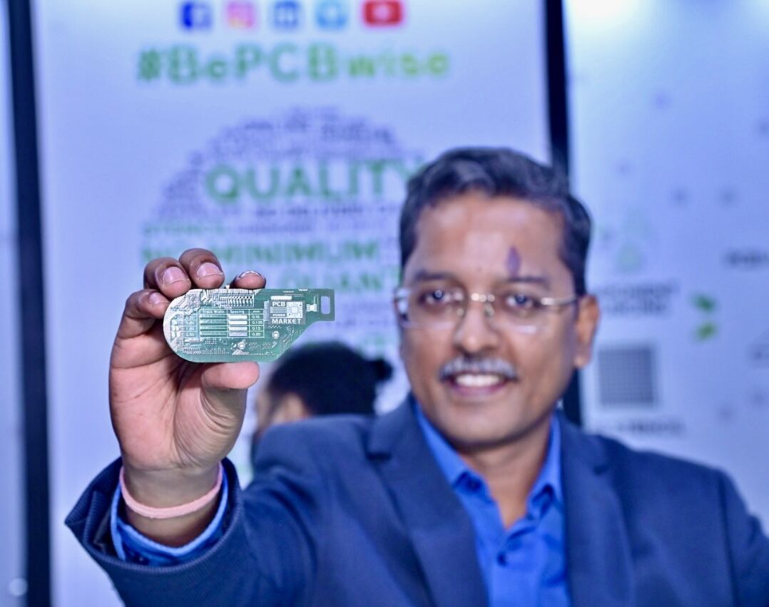 Abhijeet_Sinhaa's tweet image. This is the most innovative visiting card I have ever received from #bePCBwise yesterday at India Expo Mart, Greater Noida in a day full of innovation | RFID | Semiconductor | Smart Tech | IOT &amp;amp; AI-ML