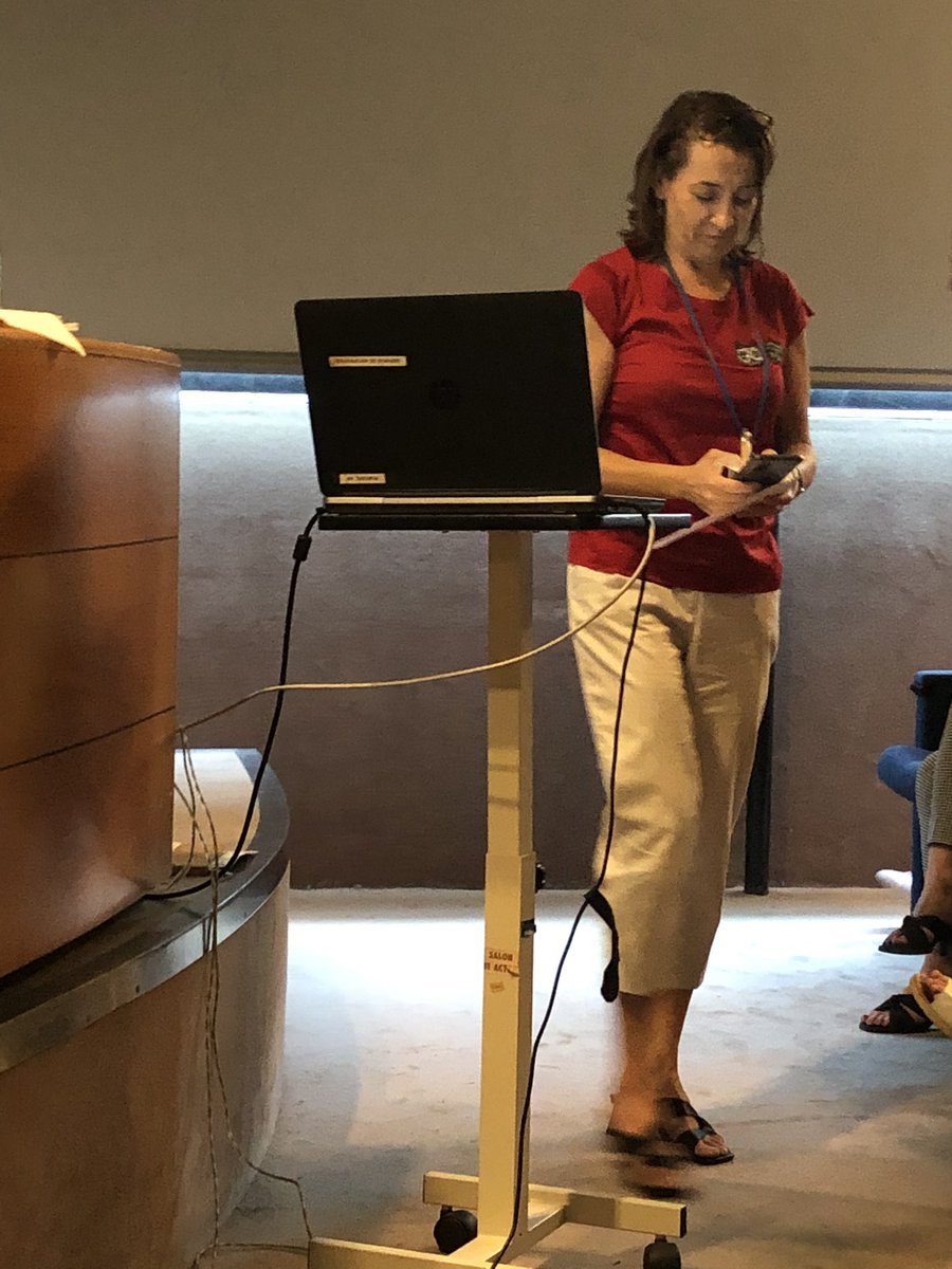 EmiliaMatallana's tweet photo. Teresa Jimenez @iata_csic modera la sesión Fast Talks en PostDoc Day, que inicia Teresa Rubio @TesaRuLo @IBV_CSIC @CSICval @CSIC https://t.co/KXhXFzsQlI
