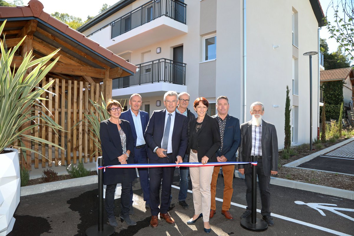 AlilaPromoteur's tweet image. 🏗 #ALILA est fier de vous présenter sa nouvelle résidence &quot;Le Clos du Marais&quot; à Nivolas-Vermelle (38) ! 🏡 Livrée à @SDH_Officiel et @inli_officiel AuRA, elle propose 39 #logements sociaux de qualité et à prix maîtrisés en LLS et LLI.
#LogementpourTous #HLM