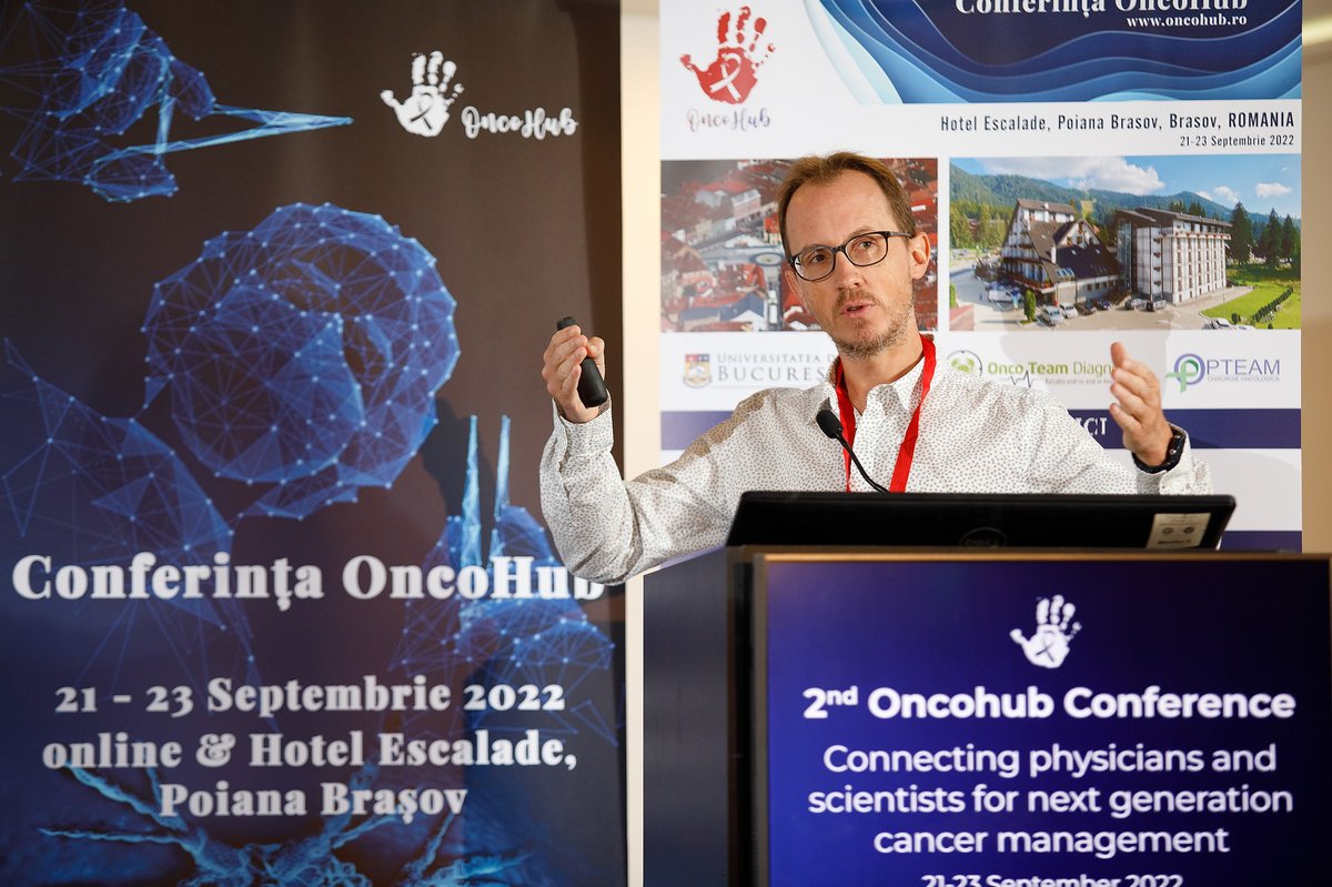 OGIPclinic's tweet photo. The #OncoHub22 conference is taking place in Poiana Brasov, Romania. 
🗣️ @jcampspolo participated as invited speaker. He talked about #copynumber load and intratumor heterogeneity as predictors of tumor progression in #colorectalcancer. https://t.co/yiltaGTQuw