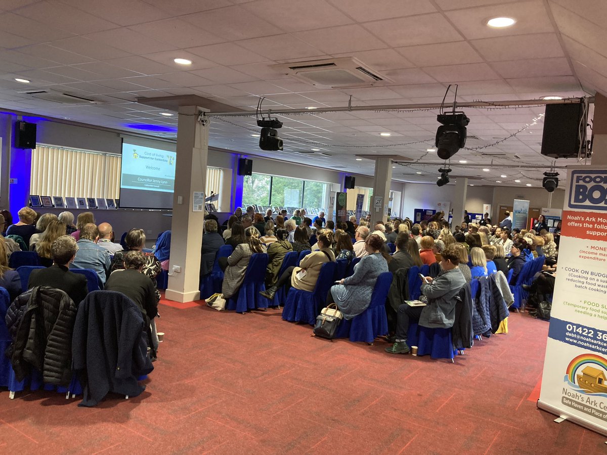 Safeguardjulia's tweet image. Fabulous turnout for the #fuelyourknowledge @Calderdale 
Trying to support people through the cost of living crisis.